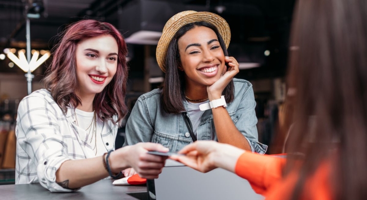 Kundenkarte Treueprogramm Loyality Program Foto iStock LightFieldStudios